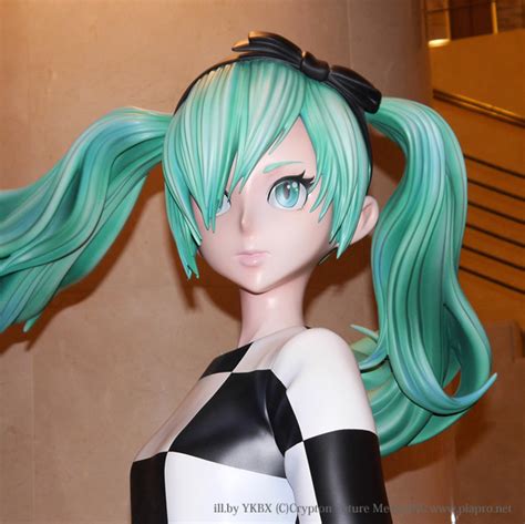 Marc Jacobs Designs Louis Vuitton Outfit for Hatsuné Miku